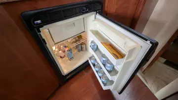 Thumbnail von Meridian 341 Sedan