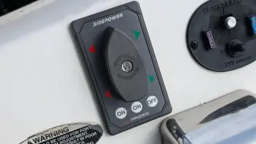 Thumbnail von Meridian 341 Sedan