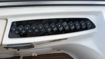 Thumbnail von Meridian 341 Sedan