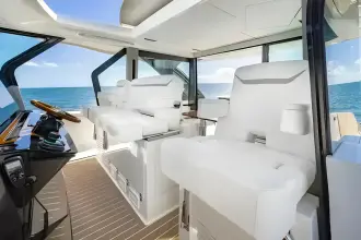 Thumbnail von Tiara Yachts 56LS