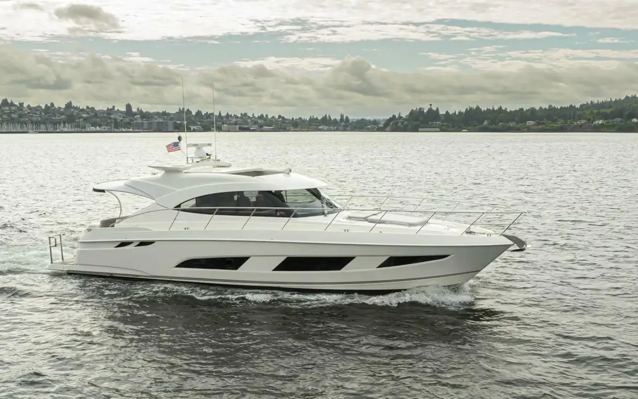 Thumbnail von Riviera 48 Lucky Dog