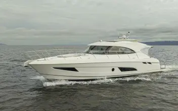 Thumbnail von Riviera 48 Lucky Dog