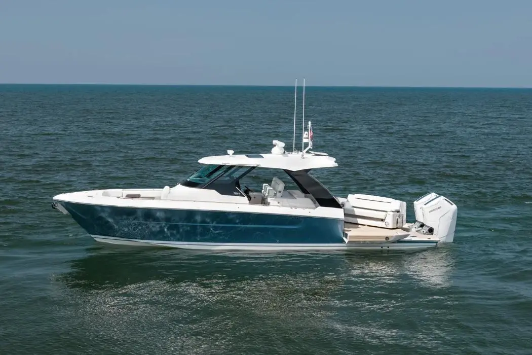 Tiara Yachts 39 LS