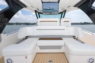 Thumbnail von Tiara Yachts 39 LS