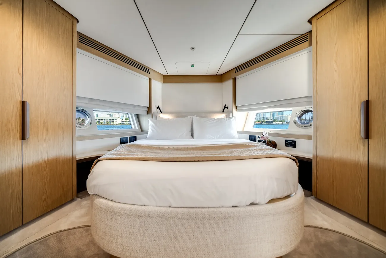 Thumbnail von Azimut 62