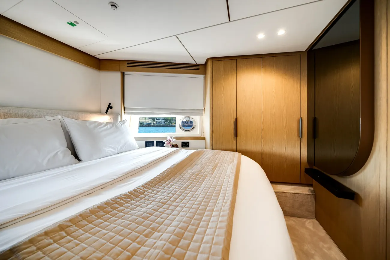 Thumbnail von Azimut 62