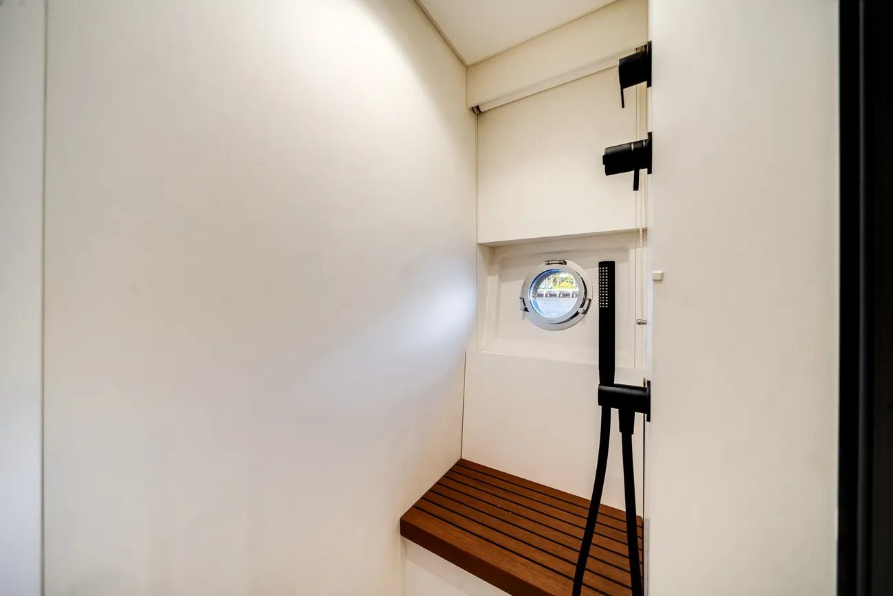 Thumbnail von Azimut 62