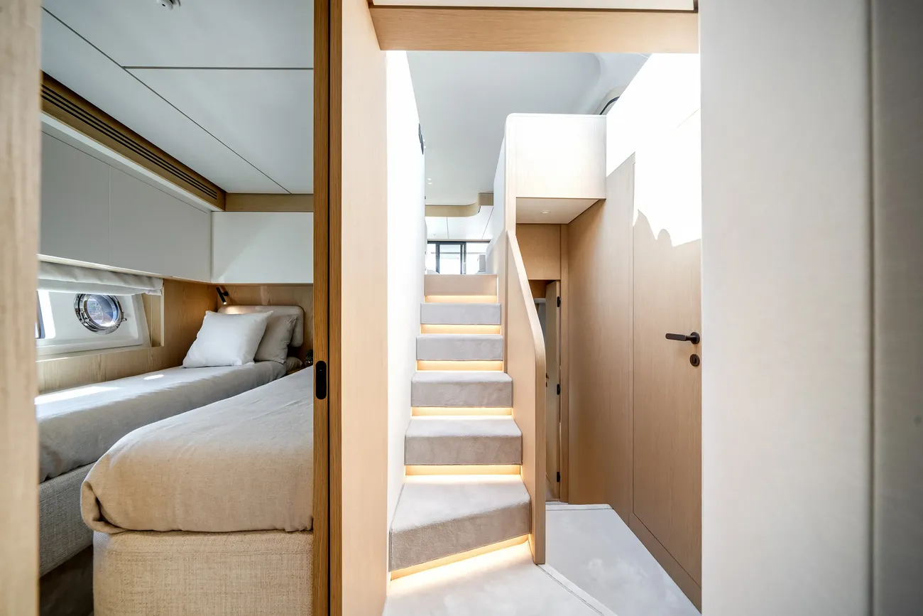 Thumbnail von Azimut 62