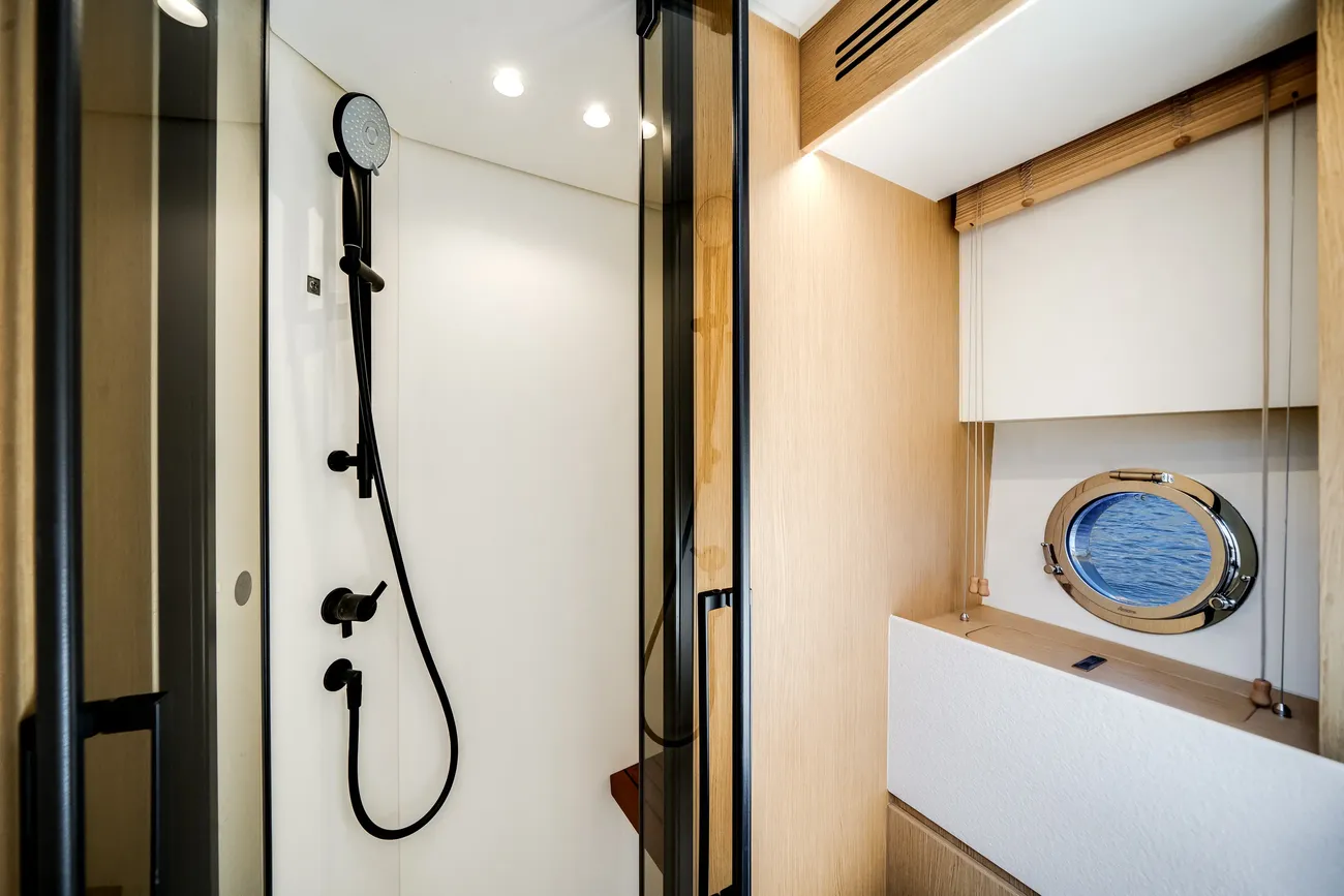 Thumbnail von Azimut 62