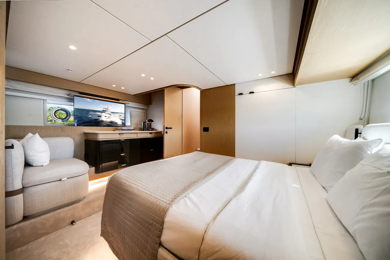 Thumbnail von Azimut 62