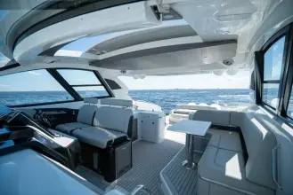 Thumbnail von Cruisers Yachts 50 GLS OB
