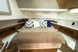 Thumbnail von Cruisers Yachts 50 GLS OB