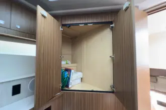 Thumbnail von Cruisers Yachts 50 GLS OB