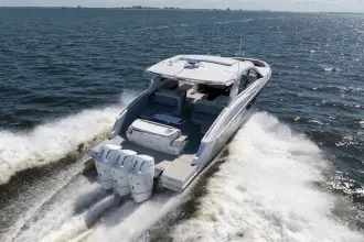 Thumbnail von Cruisers Yachts 50 GLS OB