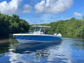 Thumbnail von Boston Whaler 330 Outrage