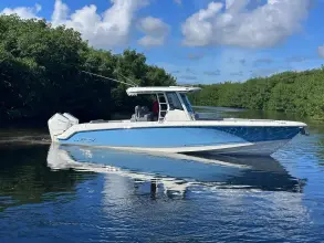 Thumbnail von Boston Whaler 330 Outrage