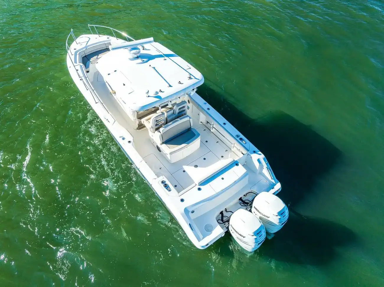 Thumbnail von Boston Whaler 330 Outrage