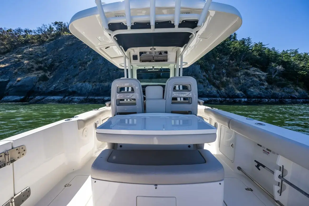 Thumbnail von Boston Whaler 330 Outrage