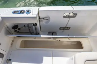 Thumbnail von Boston Whaler 330 Outrage