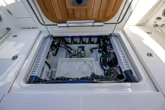 Thumbnail von Boston Whaler 330 Outrage