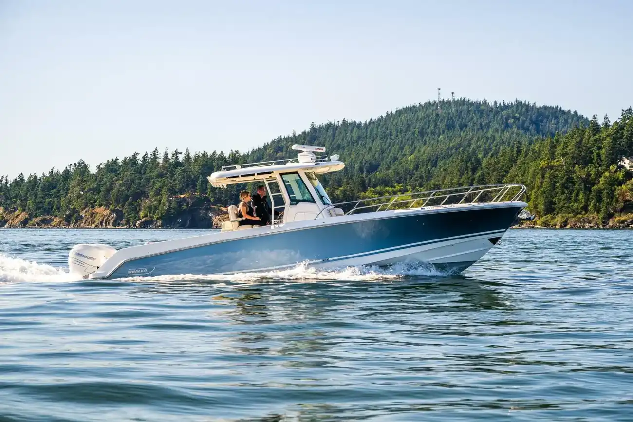 Thumbnail von Boston Whaler 330 Outrage