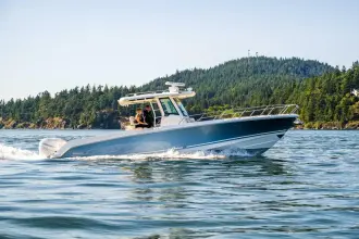 Thumbnail von Boston Whaler 330 Outrage
