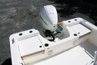 Thumbnail von Boston Whaler 210 Montauk