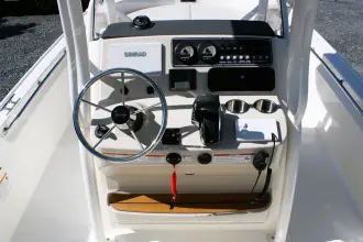 Thumbnail von Boston Whaler 210 Montauk