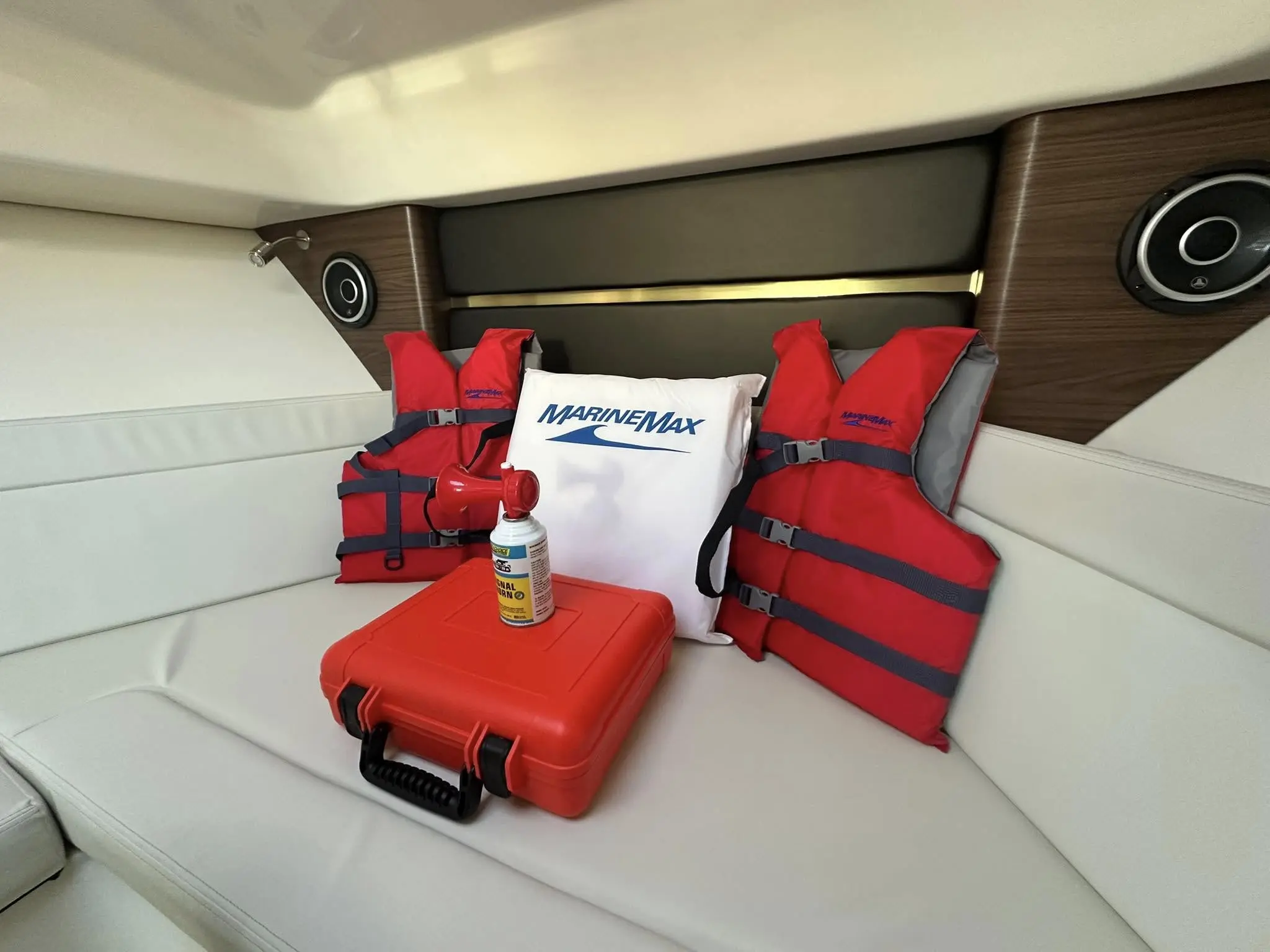 Thumbnail von Boston Whaler 325 Conquest