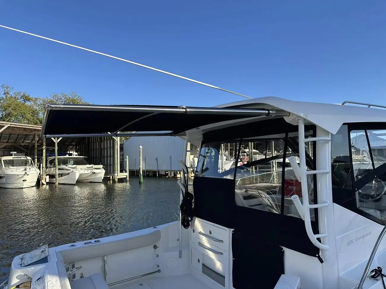 Thumbnail von Boston Whaler 325 Conquest