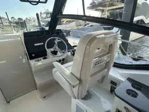 Thumbnail von Boston Whaler 325 Conquest