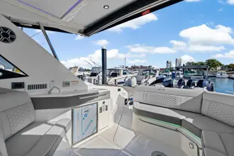 Thumbnail von Sea Ray 320 Sundancer Outboard