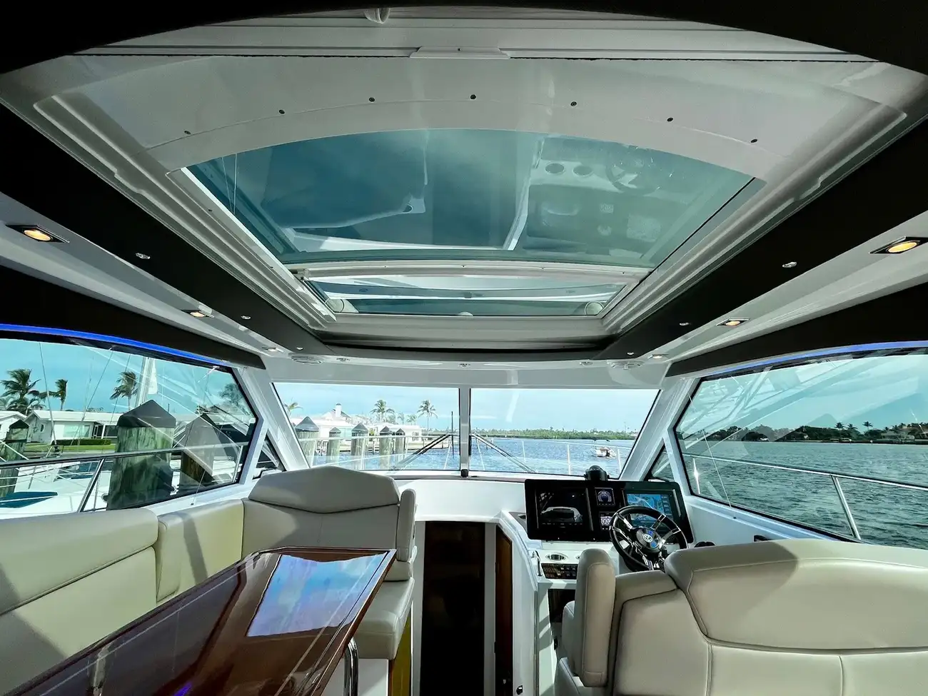 Thumbnail von Cruisers Yachts 41 Cantius