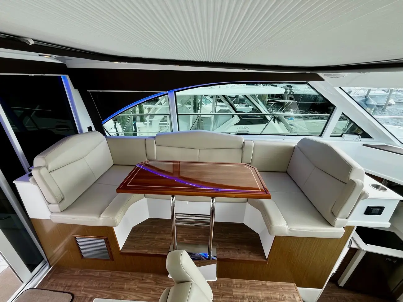 Thumbnail von Cruisers Yachts 41 Cantius