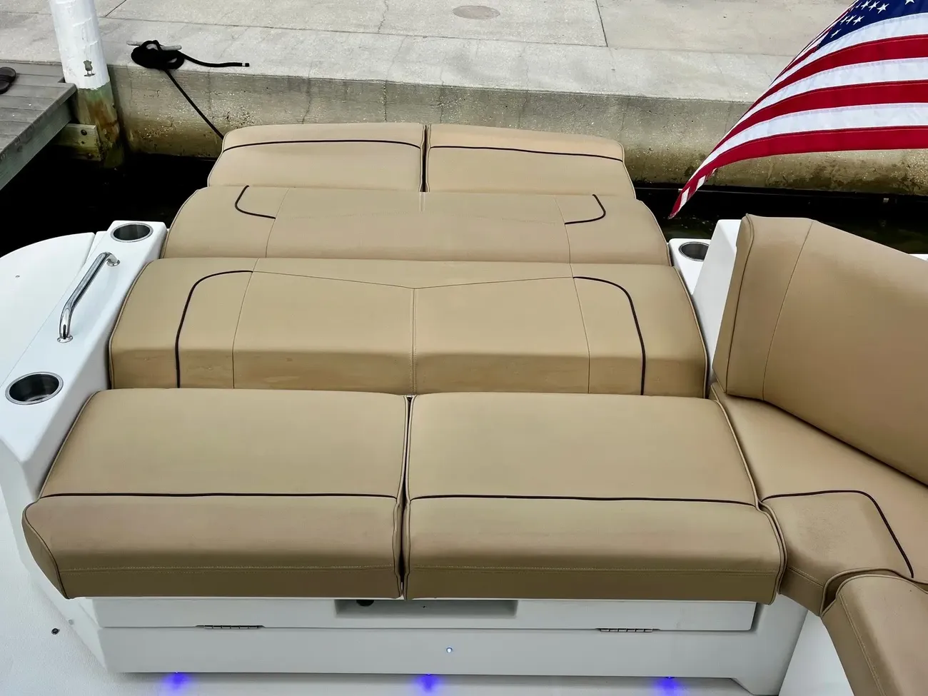 Thumbnail von Cruisers Yachts 41 Cantius