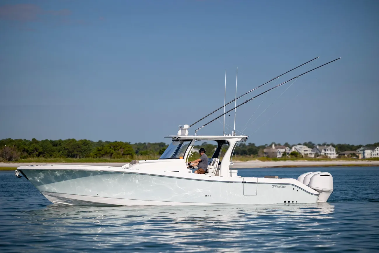 Thumbnail von Edgewater 370 CC