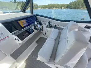 Thumbnail von Sea Ray 320 Sundancer