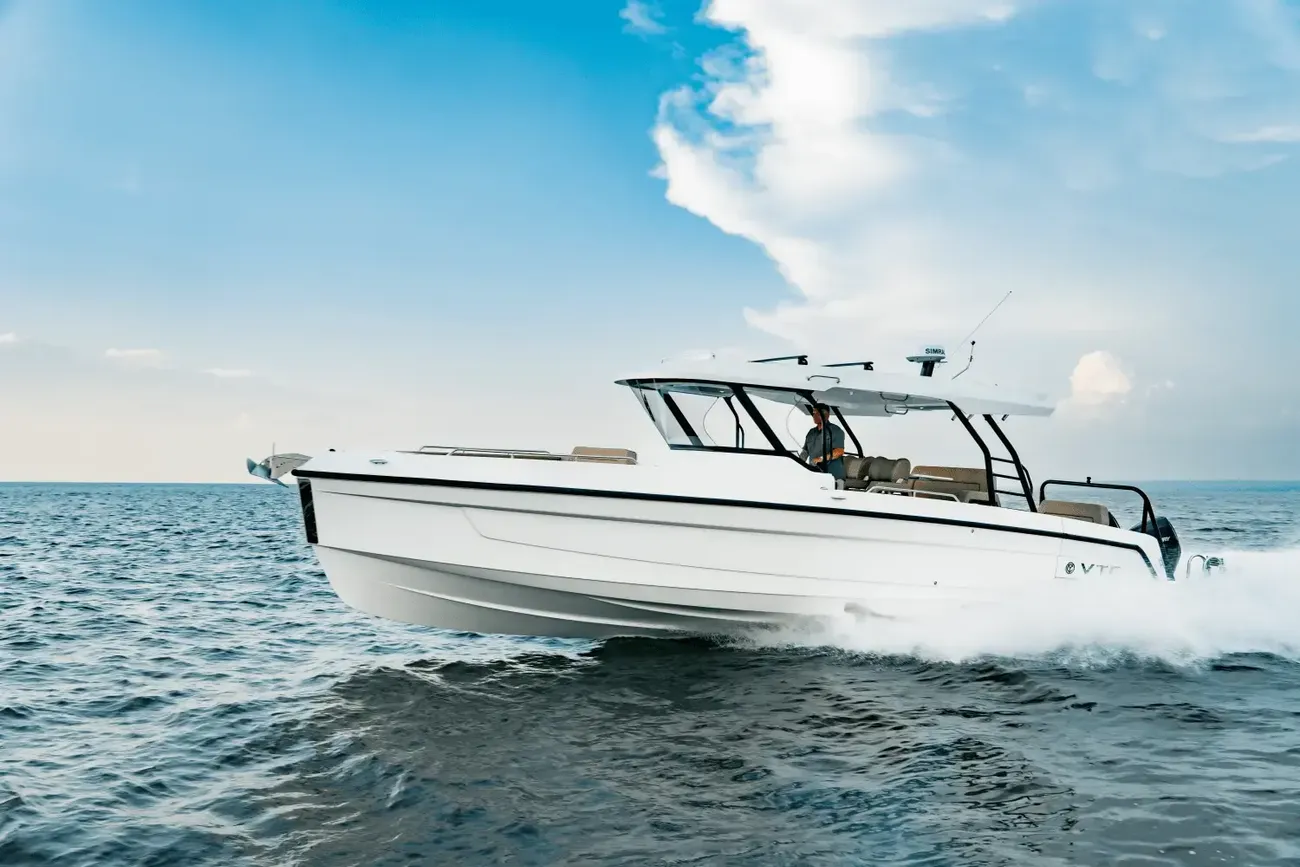 Cruisers Yachts 38 VTR