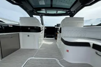 Thumbnail von Sea Ray 370 Sundancer Outboard