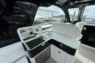 Thumbnail von Sea Ray 370 Sundancer Outboard