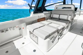 Thumbnail von Boston Whaler 330 Vantage