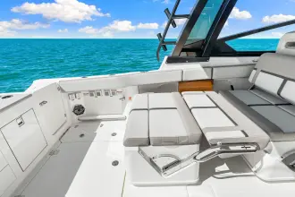 Thumbnail von Boston Whaler 330 Vantage