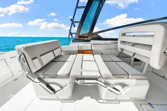 Thumbnail von Boston Whaler 330 Vantage