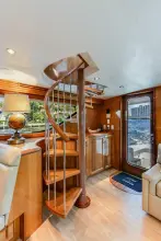 Thumbnail von Hatteras 80 Enclosed Bridge Skylounge Royal Reelin