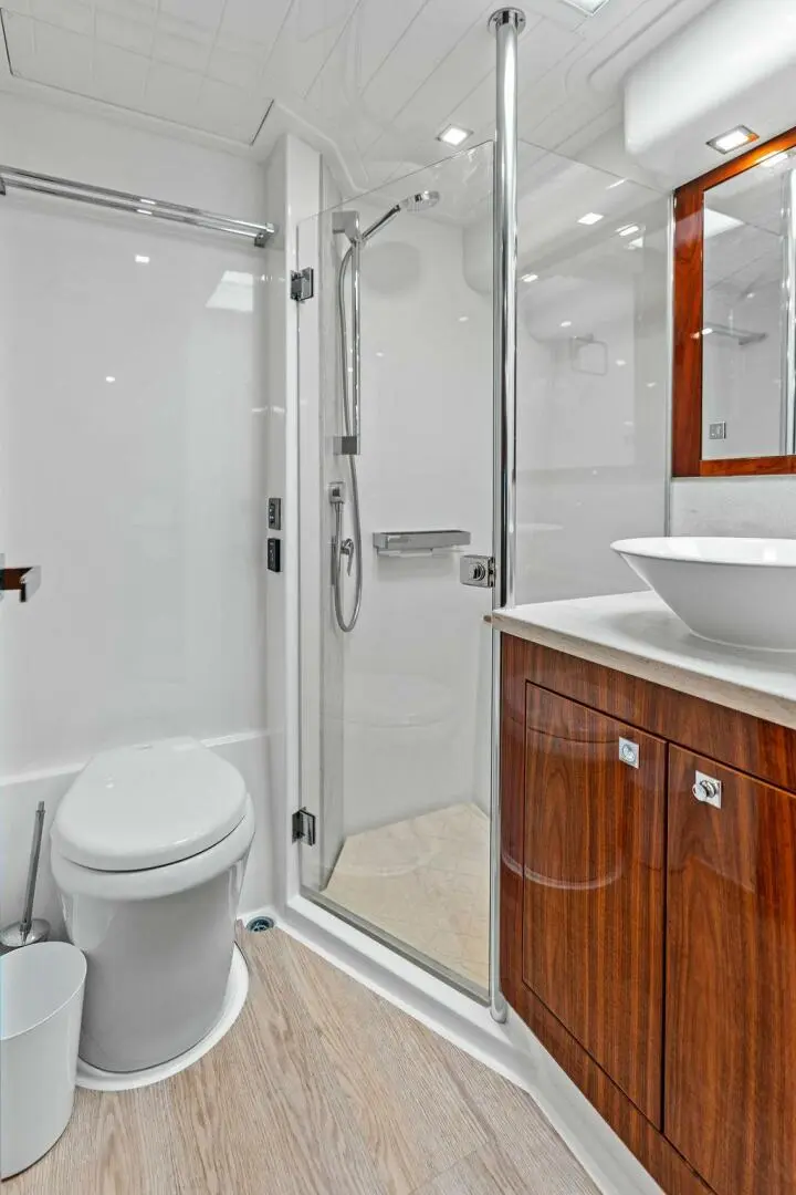 Thumbnail von Riviera 48 Aesculapian