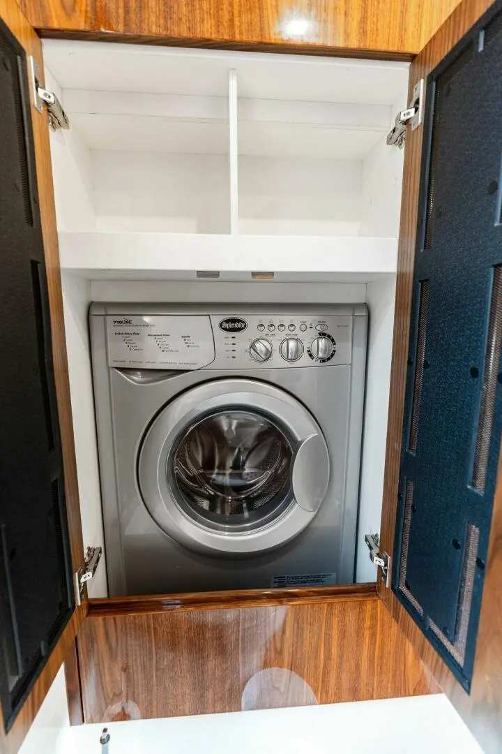 Thumbnail von Riviera 48 Aesculapian