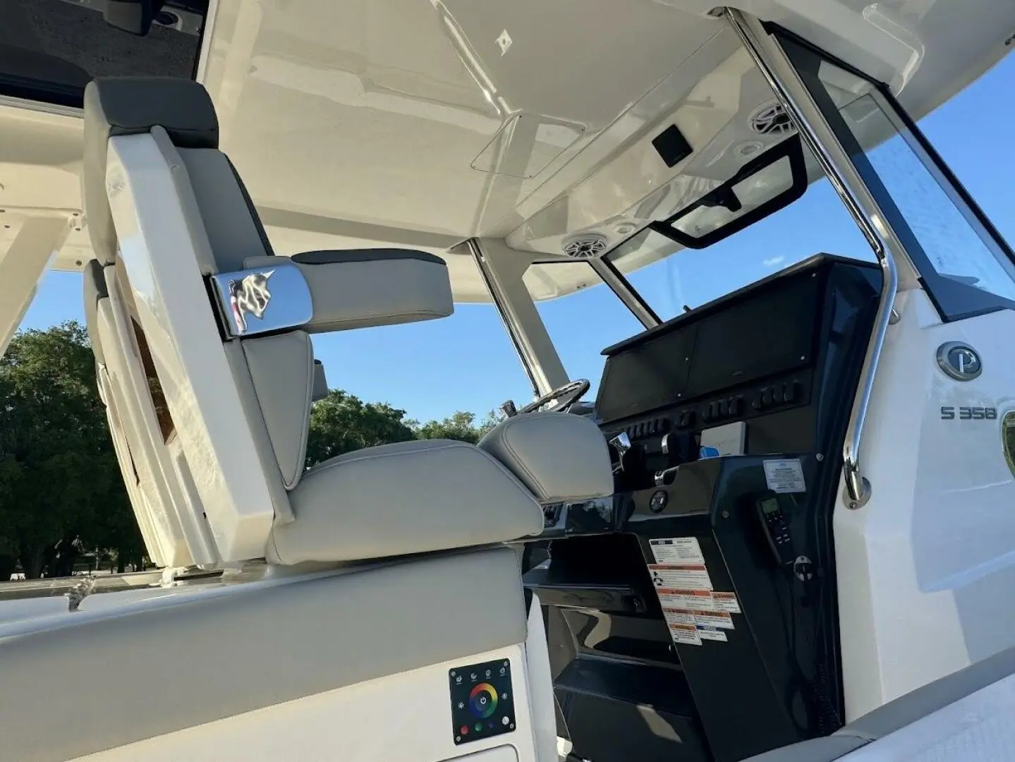 Thumbnail von Pursuit S 358