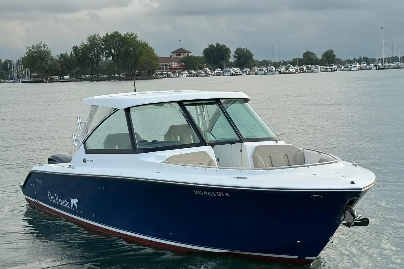 Thumbnail von Pursuit DC 325 On Pointe