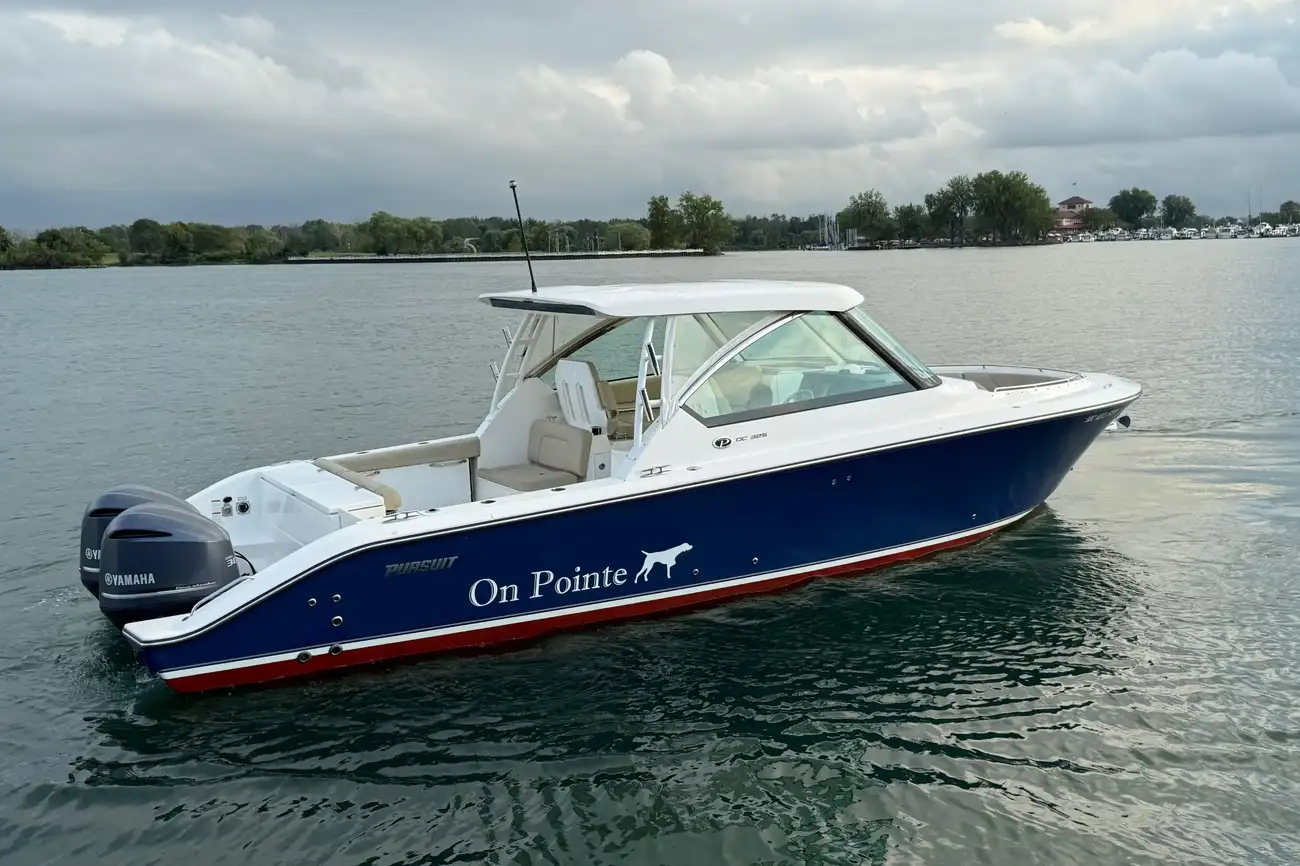 Thumbnail von Pursuit DC 325 On Pointe