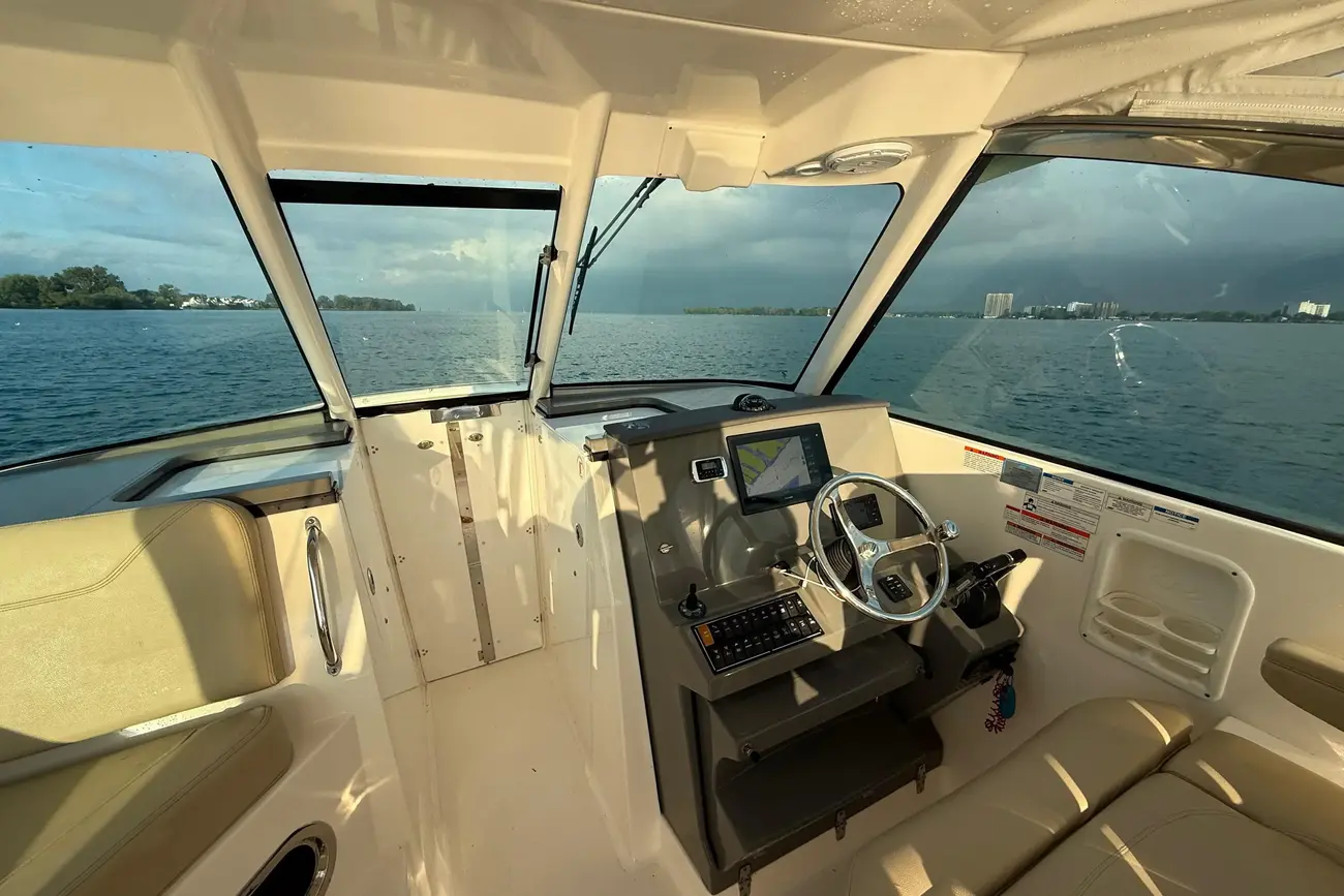 Thumbnail von Pursuit DC 325 On Pointe